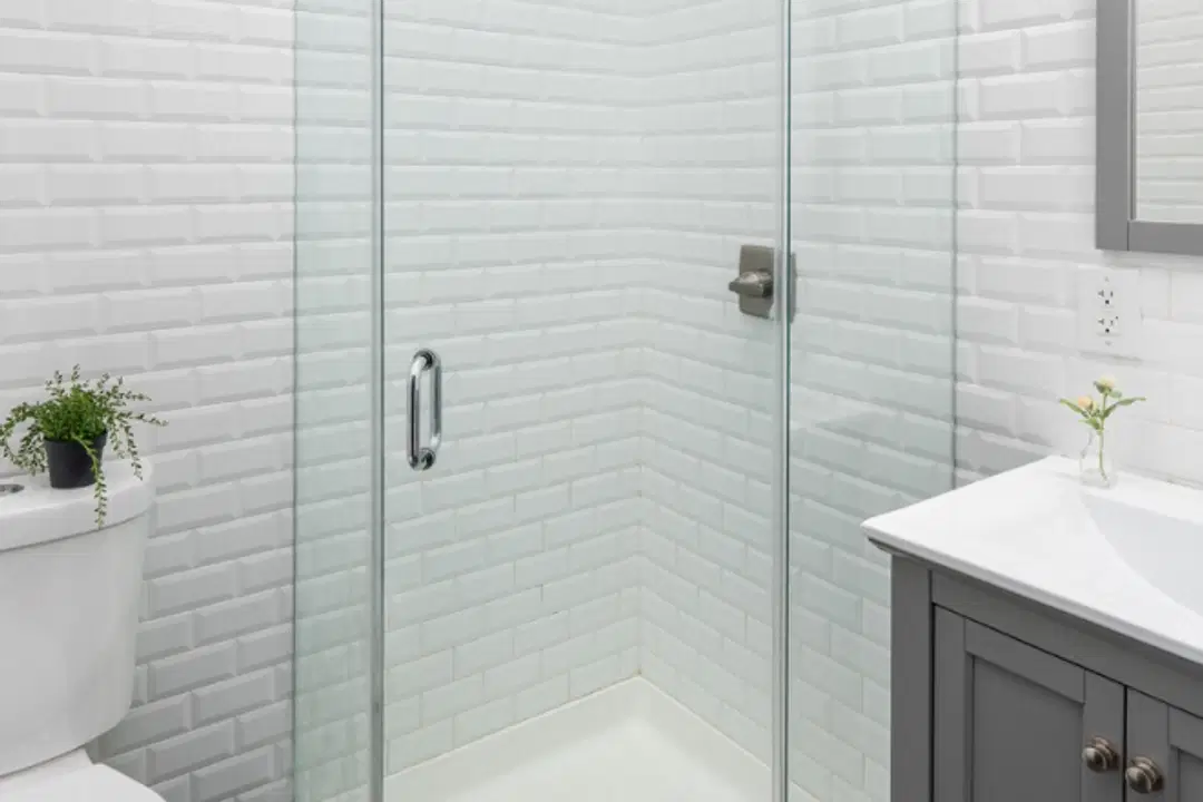 W 115th St, New York – Bathroom
