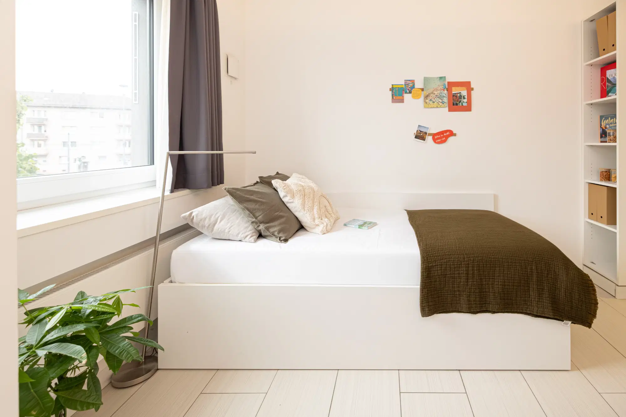 Yugo Alvarium, Frankfurt – Basic Silver Studio (15 sqm)