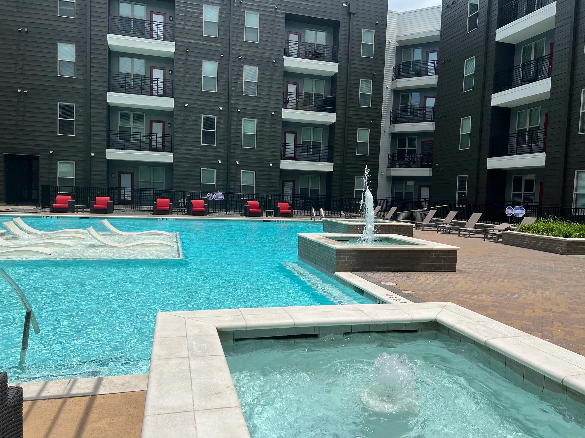 Altitude, Houston – Amenities