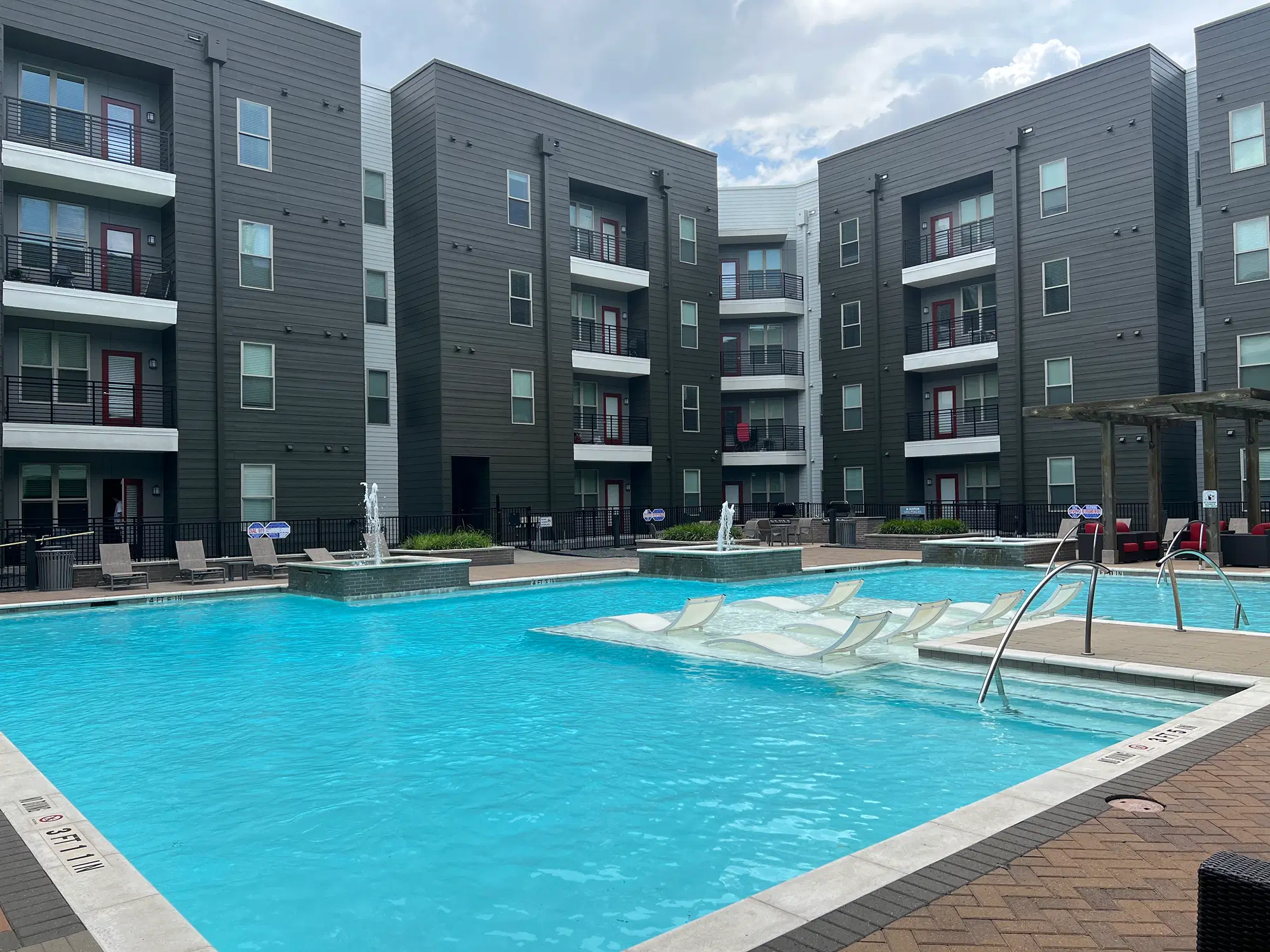 Altitude, Houston – Amenities