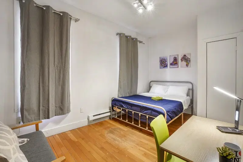 Pratt Bedford Home, New York – Private Queen-size room