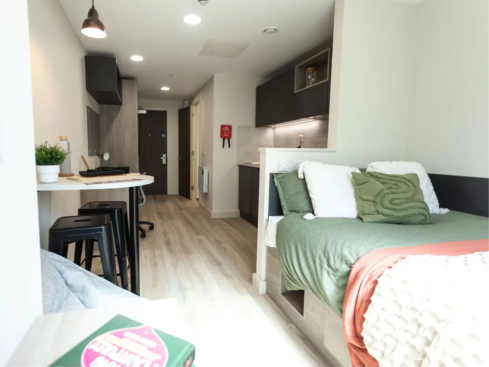 Stanley Studios, Portsmouth – Deluxe Plus Studio