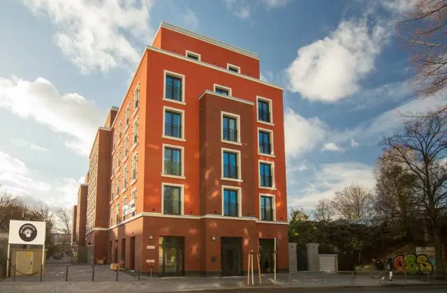 66 Monkeys - Mill Street, Berlin – Exterior