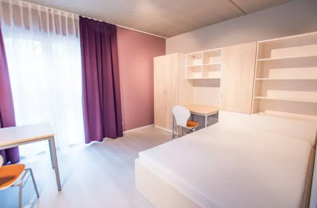 66 Monkeys - Mill Street, Berlin – Basic
