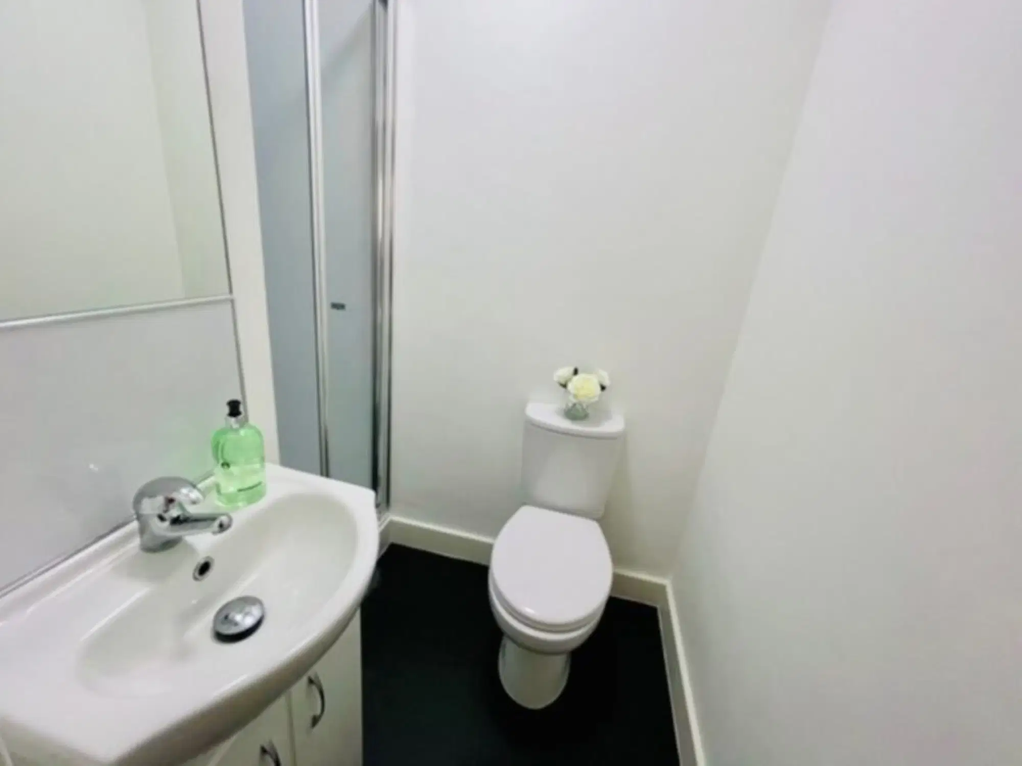 Sangha House, Leicester – Silver Plus Ensuite