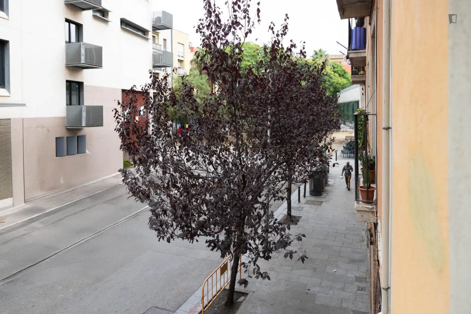 UNP 08001, Barcelona – Exterior
