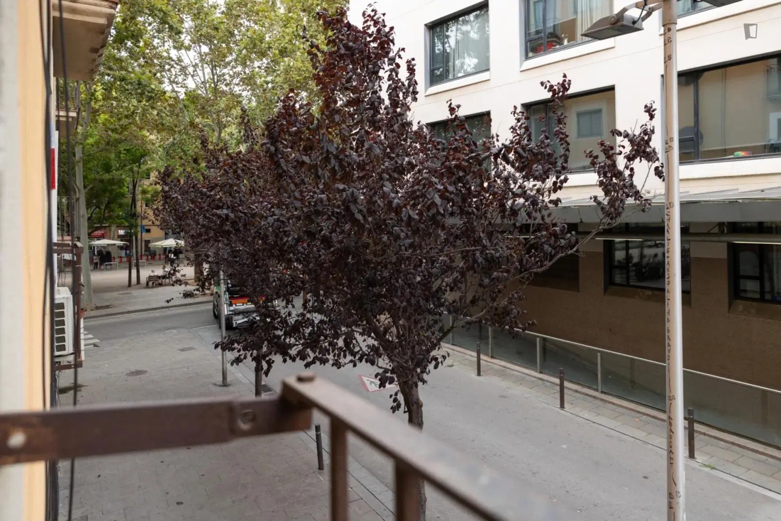 UNP 08001, Barcelona – Exterior
