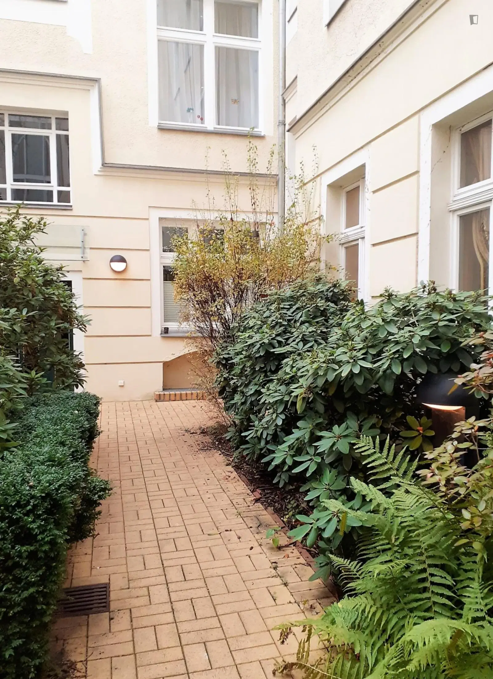 UNP 10627, Berlin – Exterior