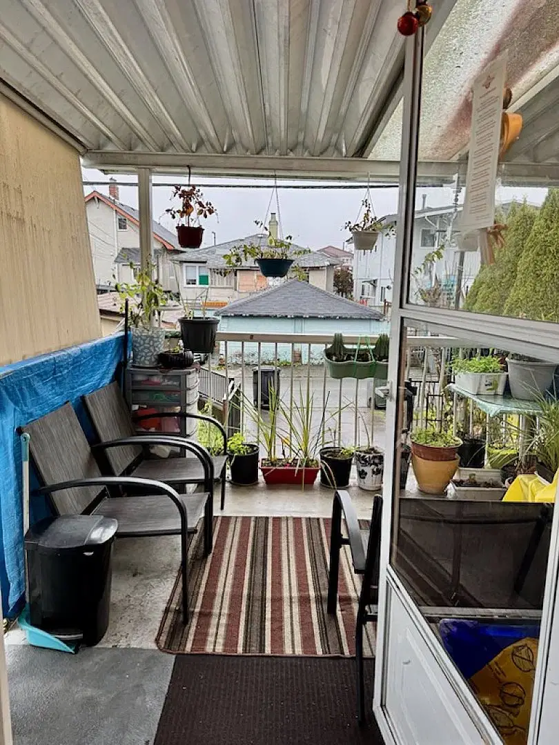 SPR V5Y2A2, Vancouver – Common Area