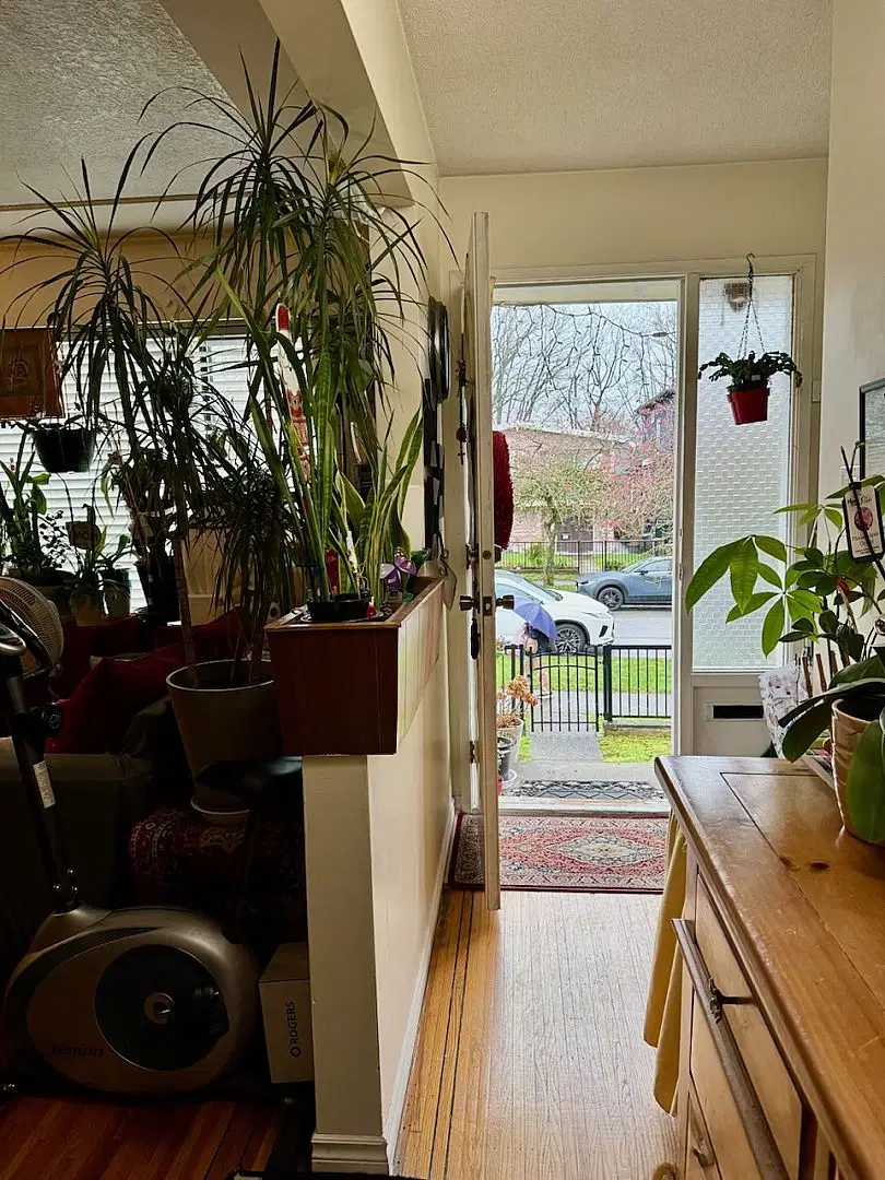 SPR V5Y2A2, Vancouver – Common Area