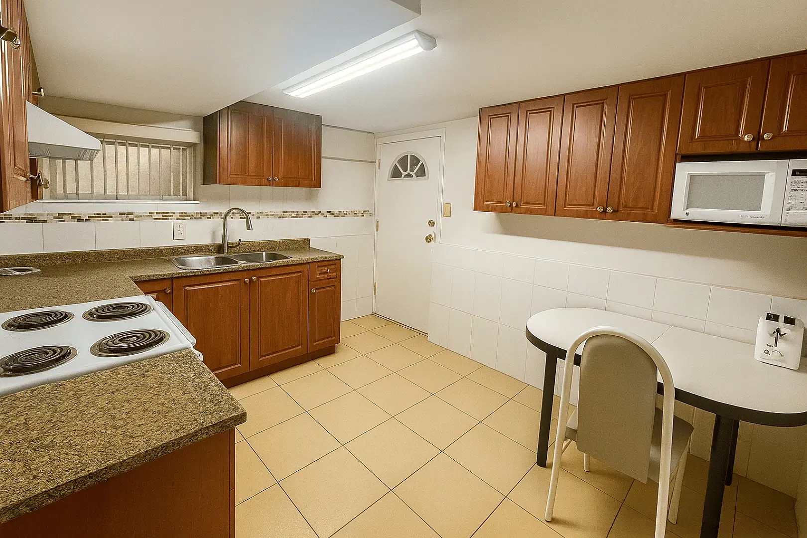 SPR V5M2Z4, Vancouver – Kitchen