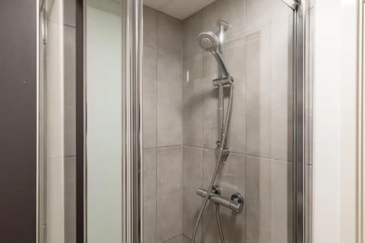 Allen Court, Manchester – Classic Ensuite