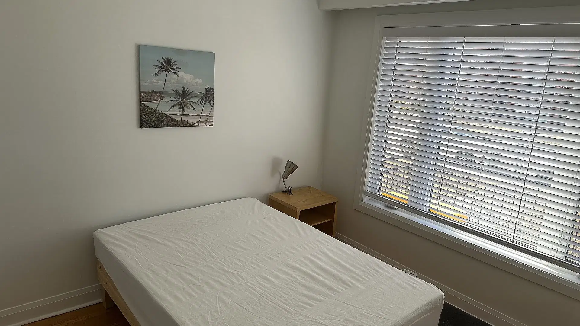 SPR M6P1R6, Toronto – Bedroom