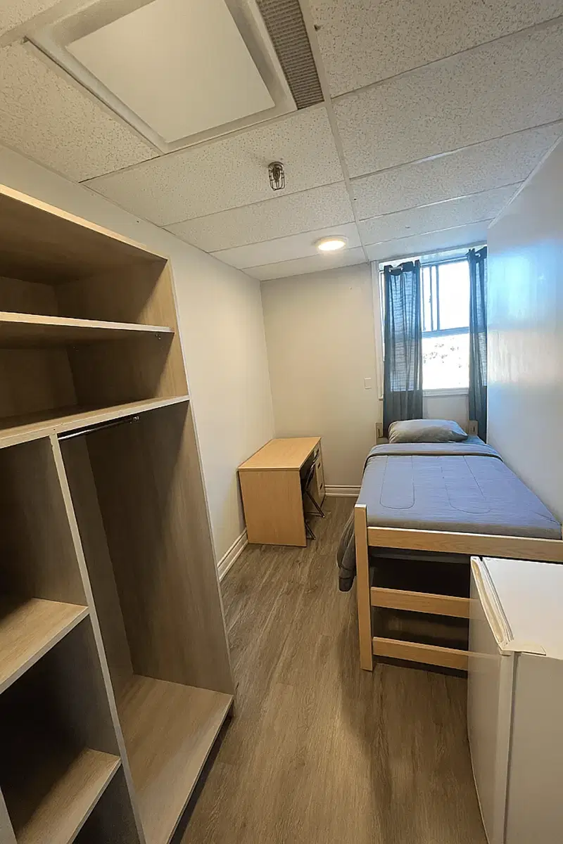 SPR M9B1B8, Toronto – Bedroom