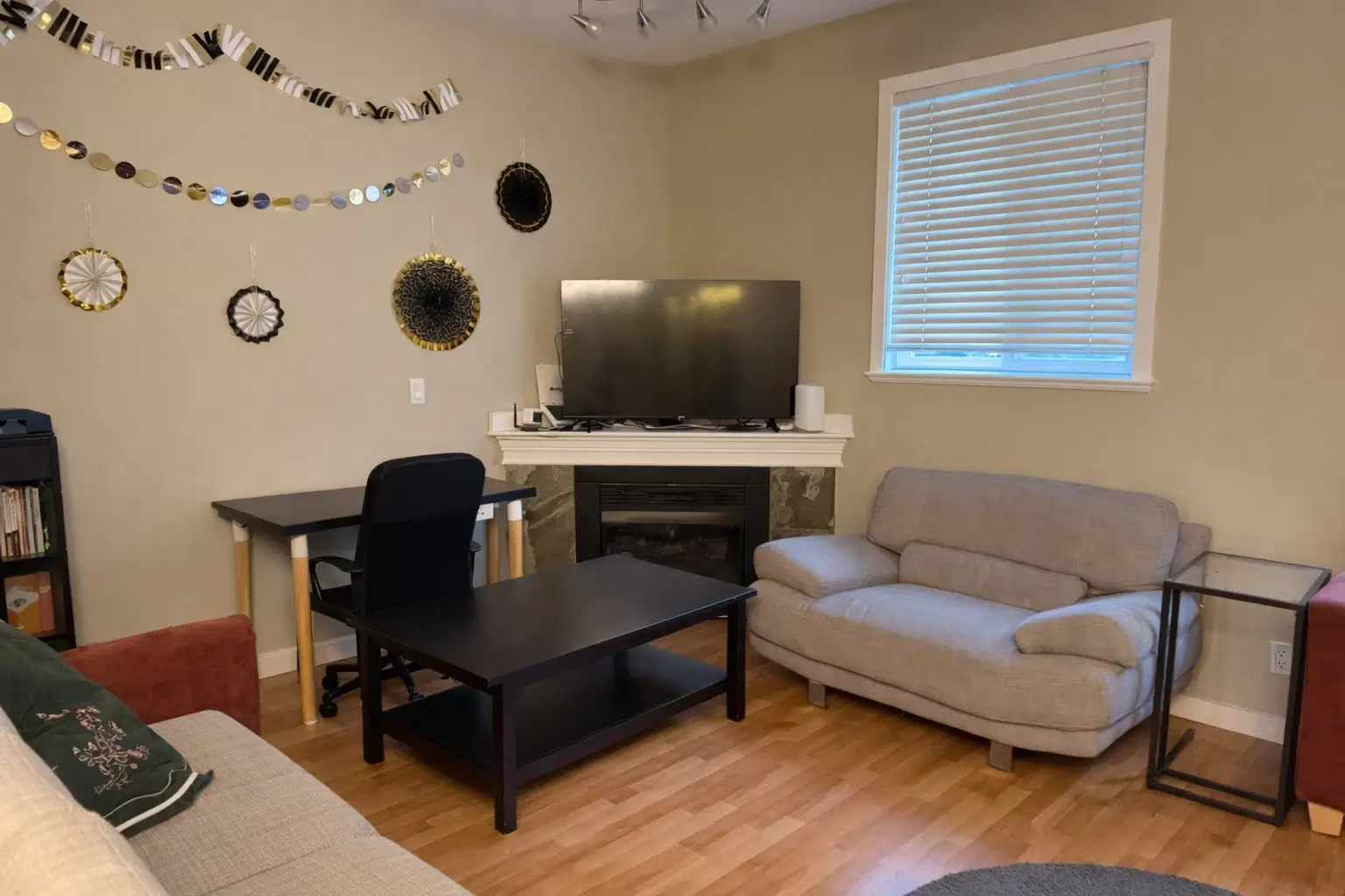 SPR V3R1M2, Surrey – Amenities