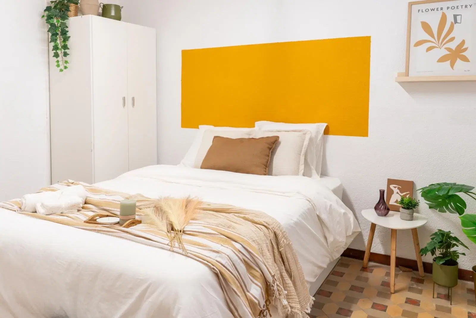 UNP 08008, Barcelona – Room in 10 Bed 2 Bath