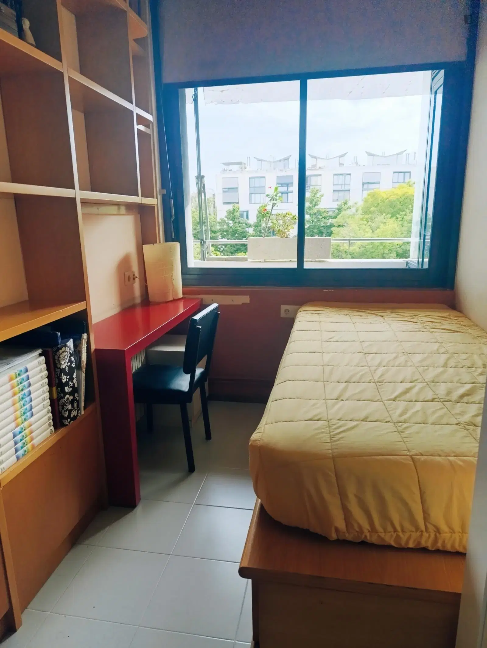 UNP 08005, Barcelona – Room in 4 Bed 1 Bath