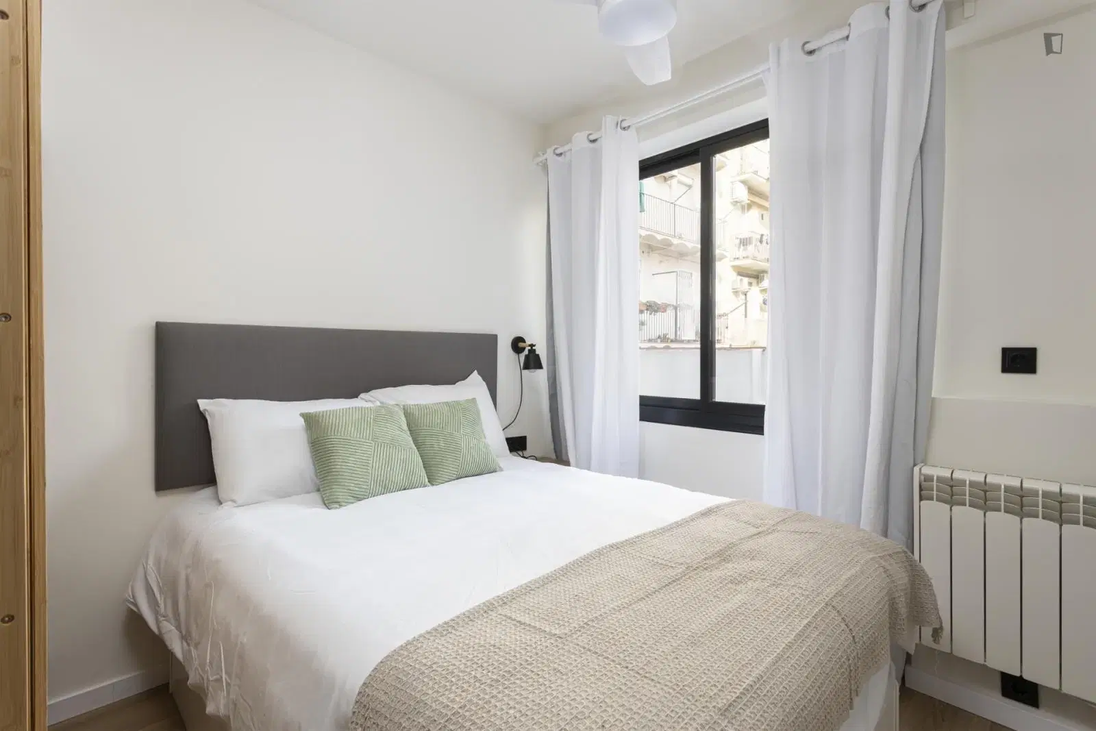 UNP 08005, Barcelona – Room in 5 Bed 5 Bath