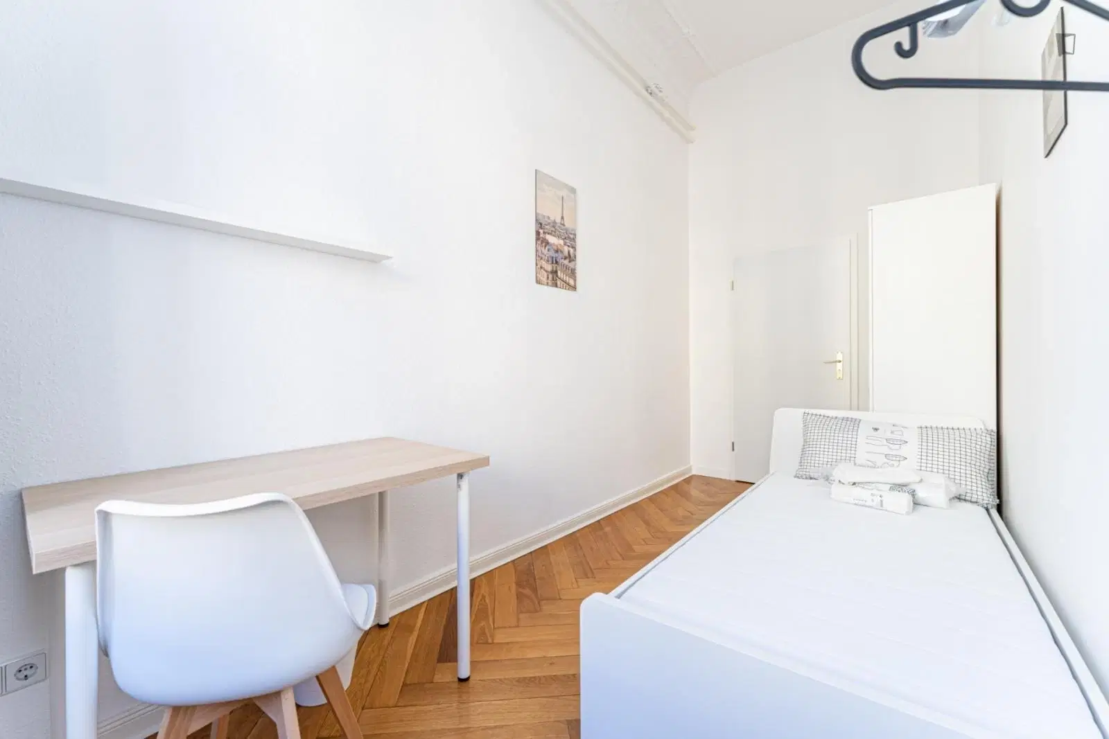 UNP 10627, Berlin – Room in 9 Bed 1 Bath
