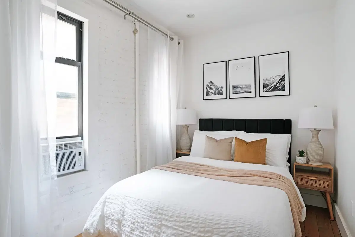 Urban 1290, New York – #1290-16: Room in 2 Bedroom and 1 Bathroom