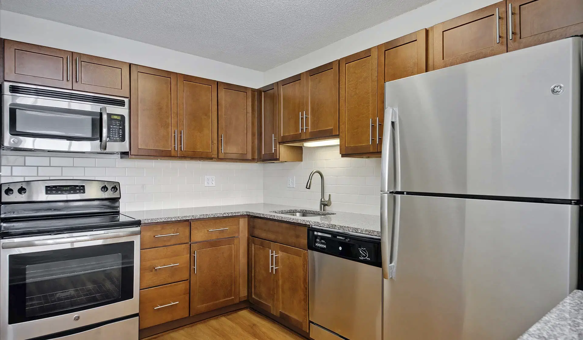 Hyde Park Tower Apartments, Chicago – 1 Bed 1 Bath