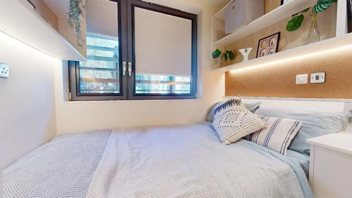 iQ Paris Gardens, London – Silver 3 Bed Apt Plus
