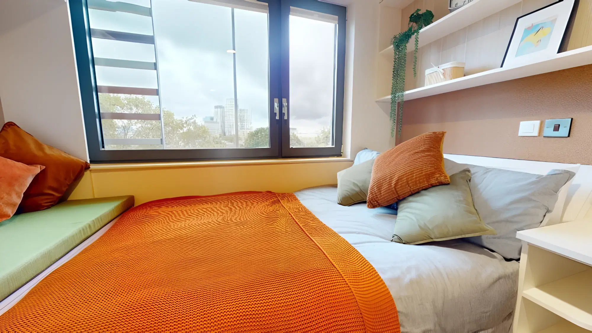 iQ Paris Gardens, London – Bronze Studio Plus