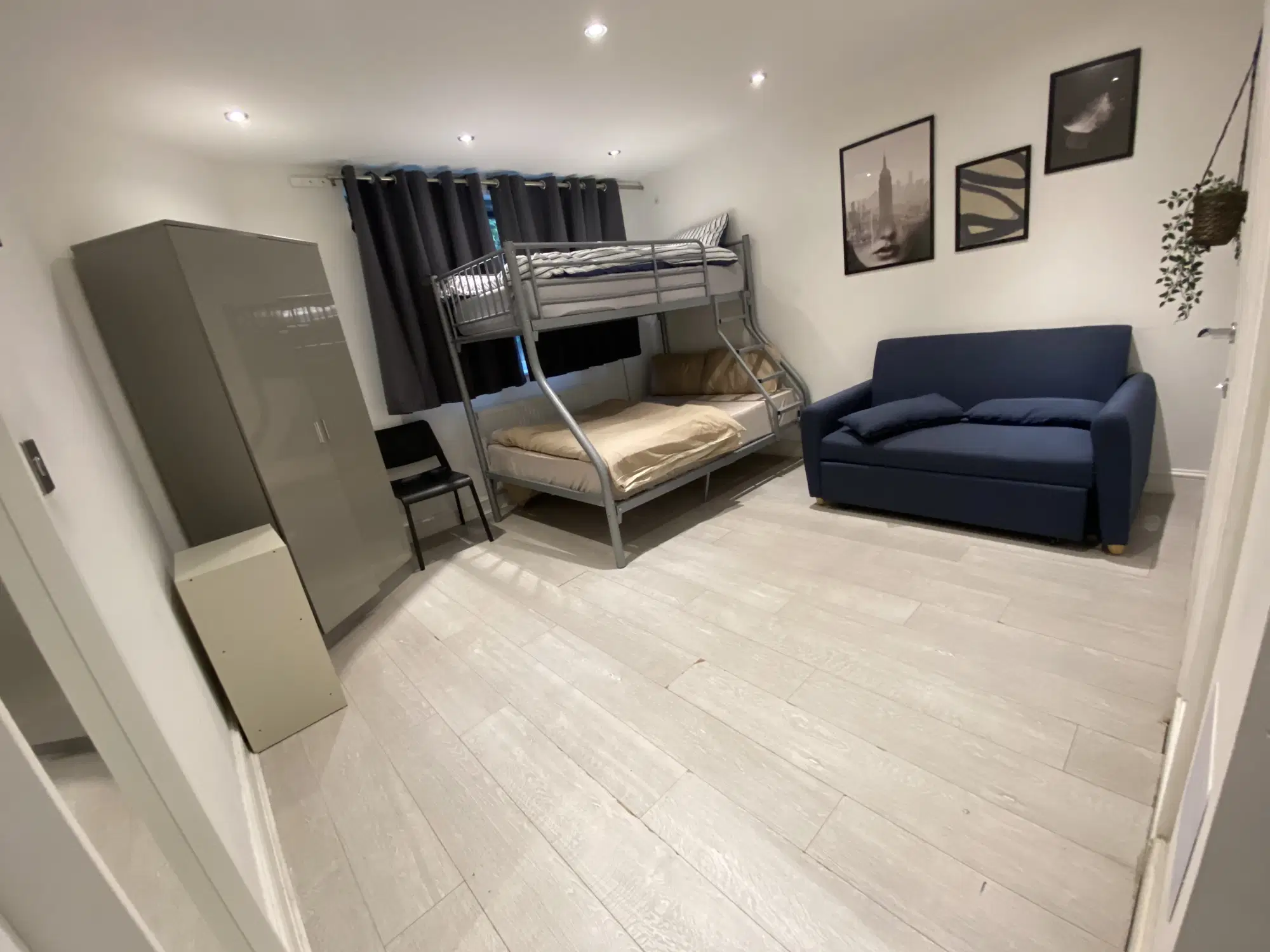 Room in a 7 Bedroom Apartment, Chobham Rd, London E15 1LZ – Compact Ensuite
