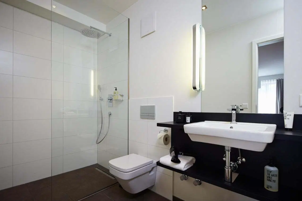 Ipartment Frankfurt Europaviertel, Frankfurt – Bathroom