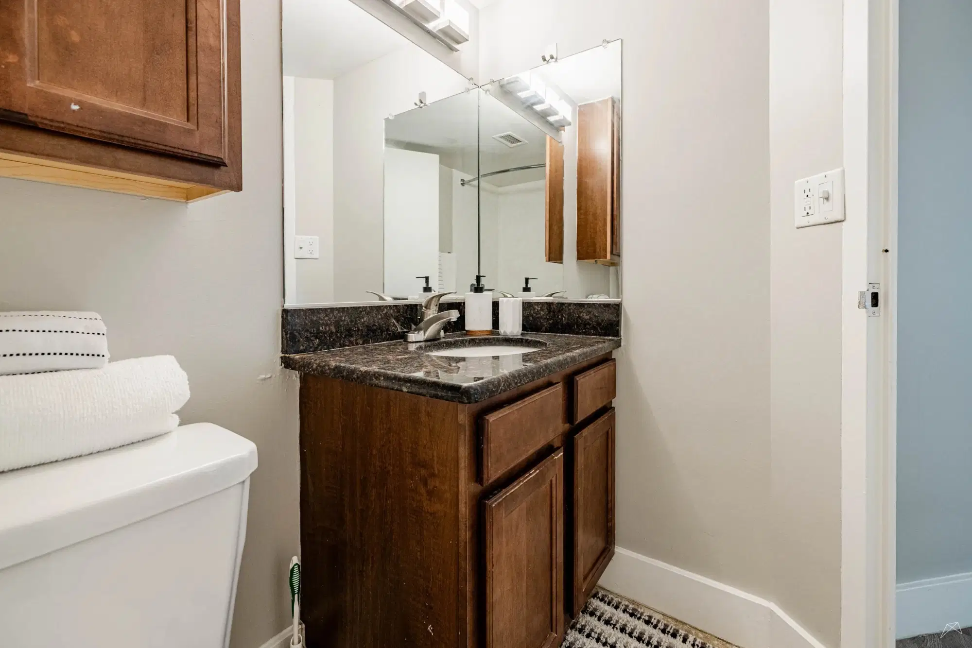 400 Maynard Apartments, Ann Arbor – Room in 1 Bedroom 1 Bathroom