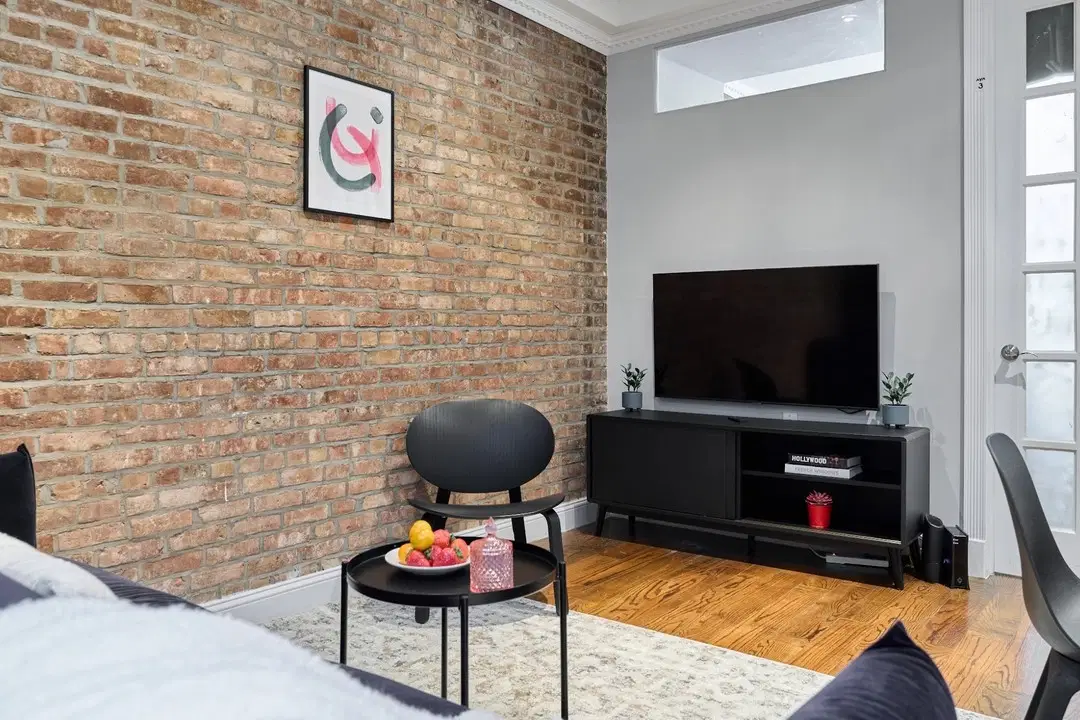 W 123rd St, New York – Amenities