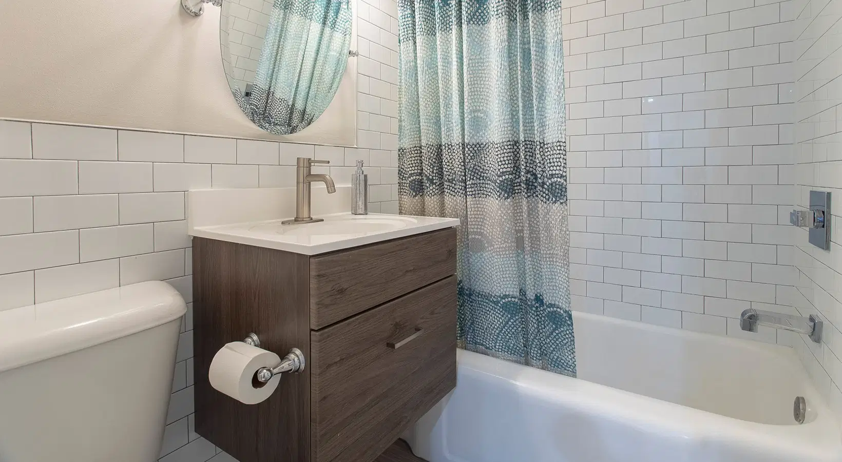 The Avenue at East Falls, Philadelphia – Bathroom