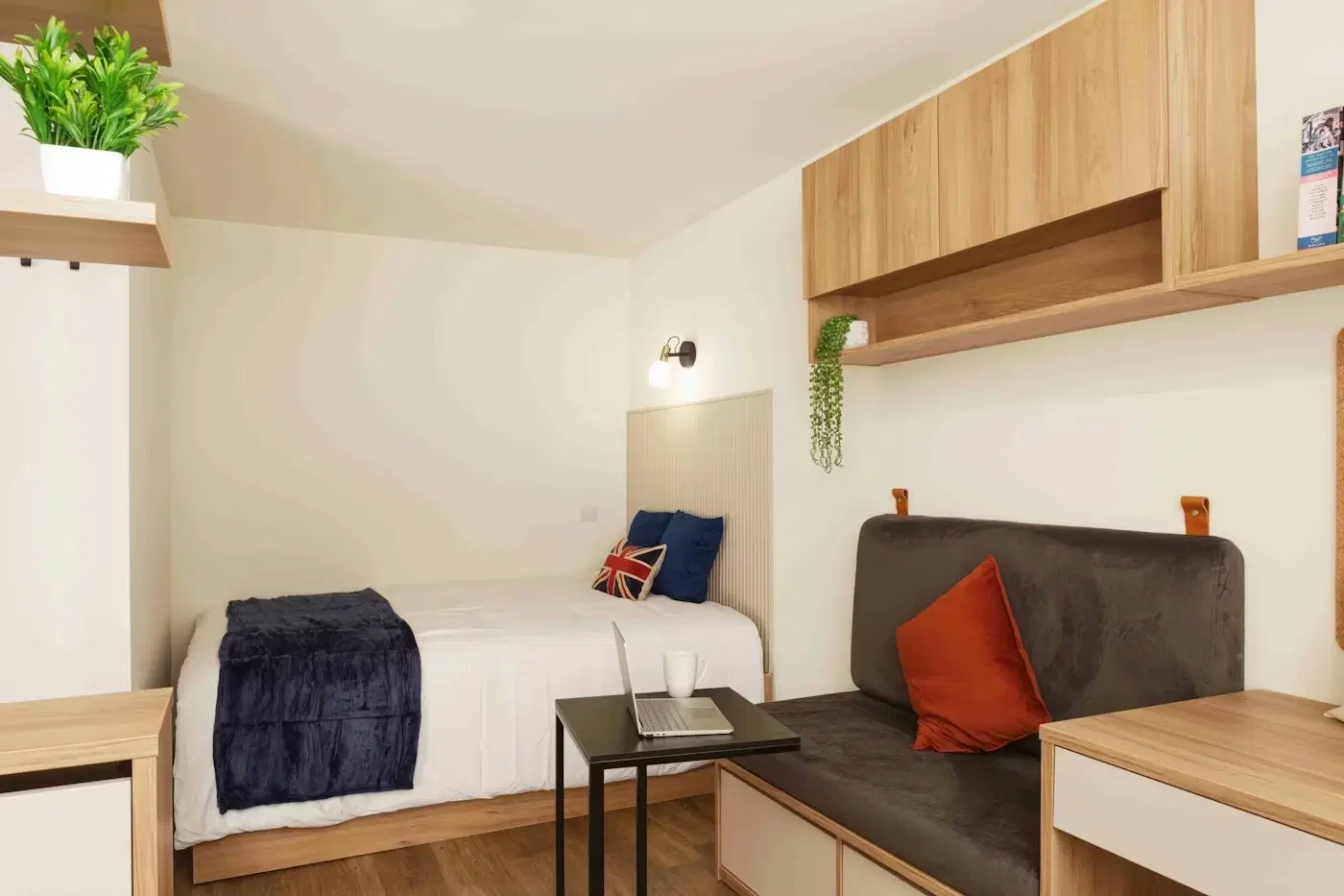 Panmure Court, Edinburgh – Studio Gold Balcony