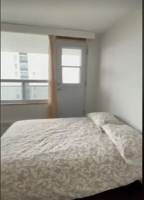 Davisville, Toronto – Room in a 3 Bed 1 Bath | Flex Shared