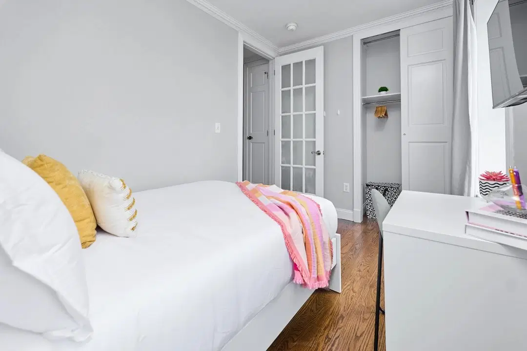 326 E 100th St, New York – Private Room (4 Bed - 2 Bath)
