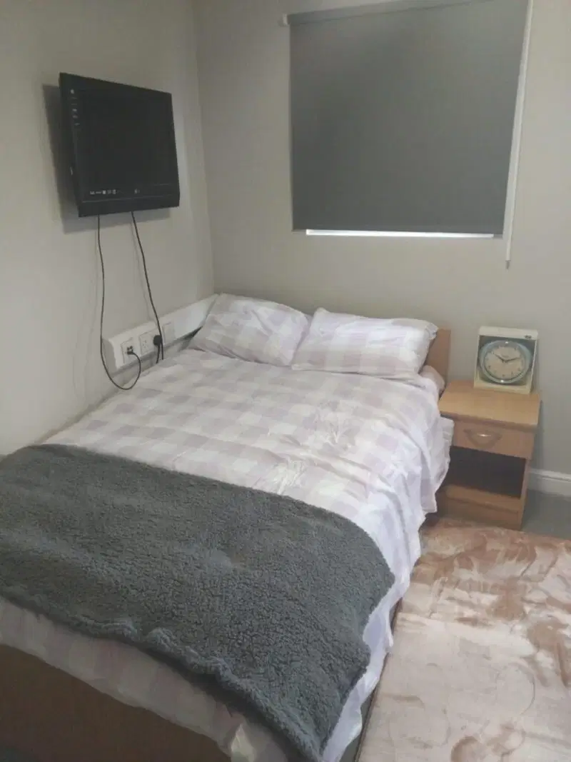 Longside House, Bradford – Deluxe Plus Studio