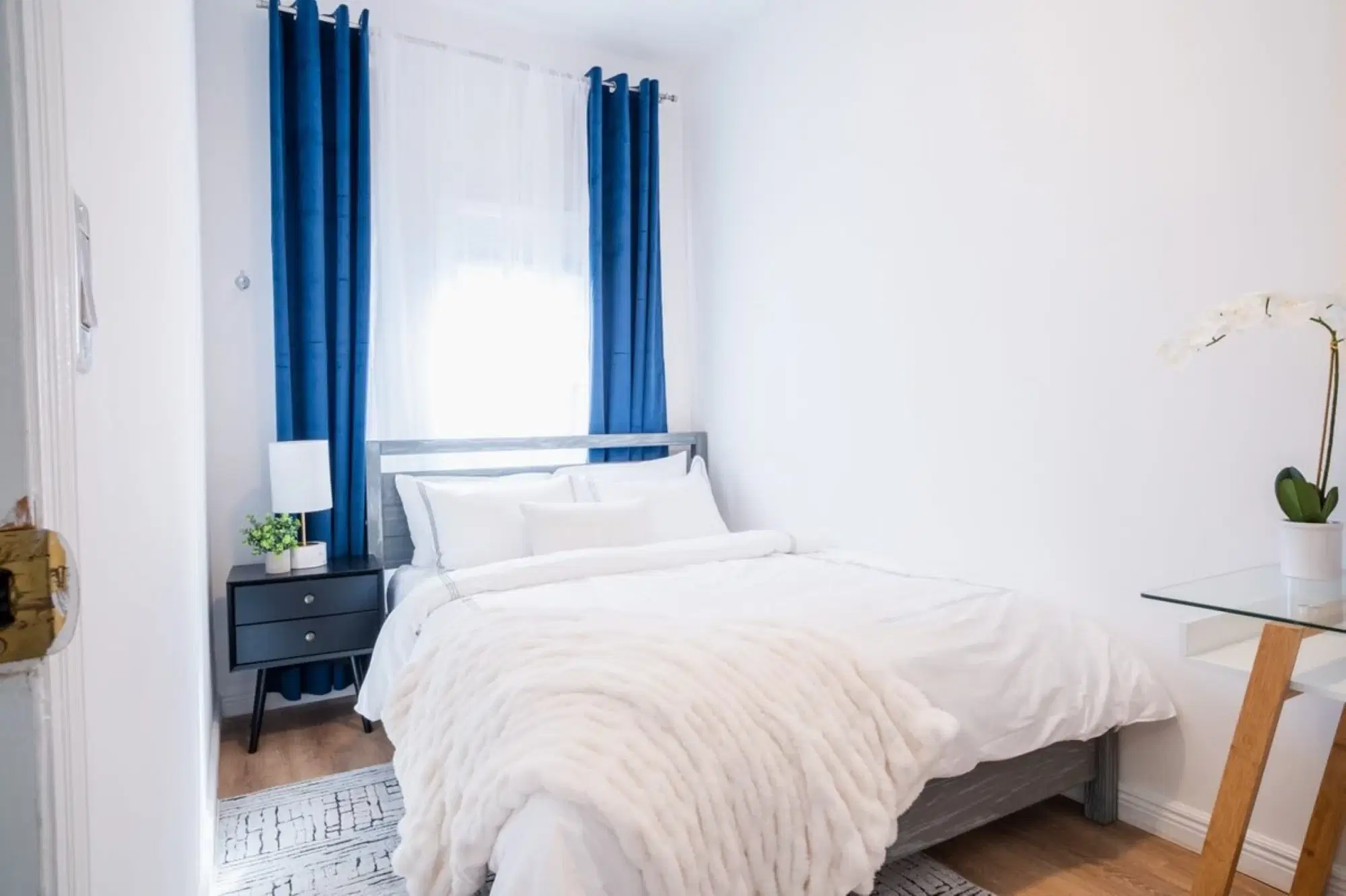 Urban 1435, New York – #1435-4: Room in 3 Bedroom and 2 Bathroom