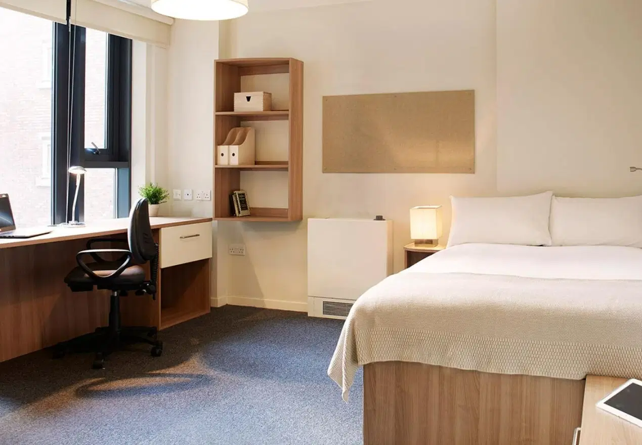 GoBritanya Highbury Residence, London – Gold En-Suite - Standard View | Upper Level