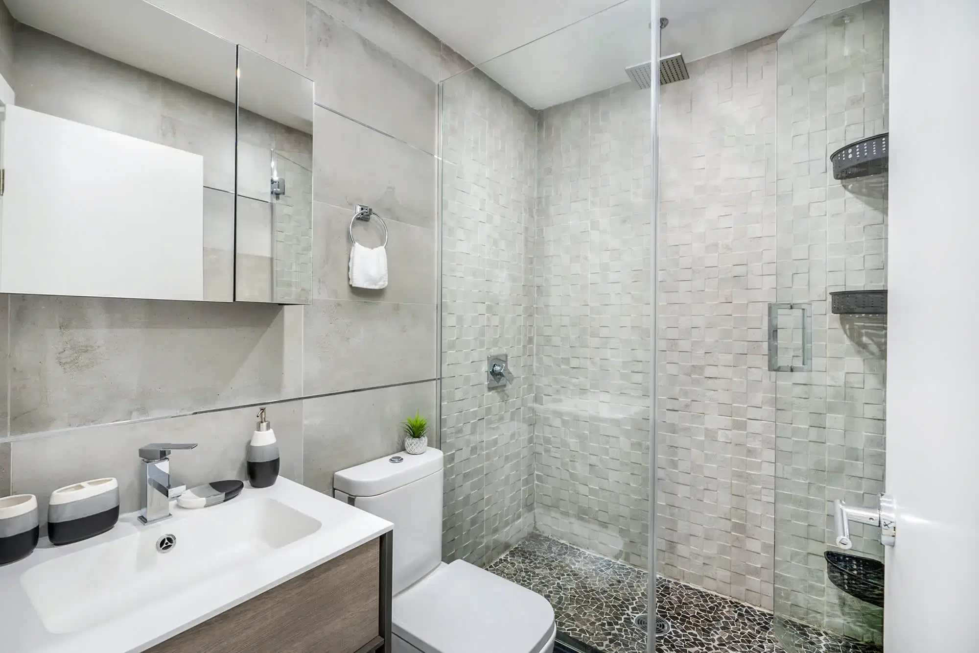 Urban 75, New York – #75-1A: Room in 1 Bedroom and 1 Bathroom