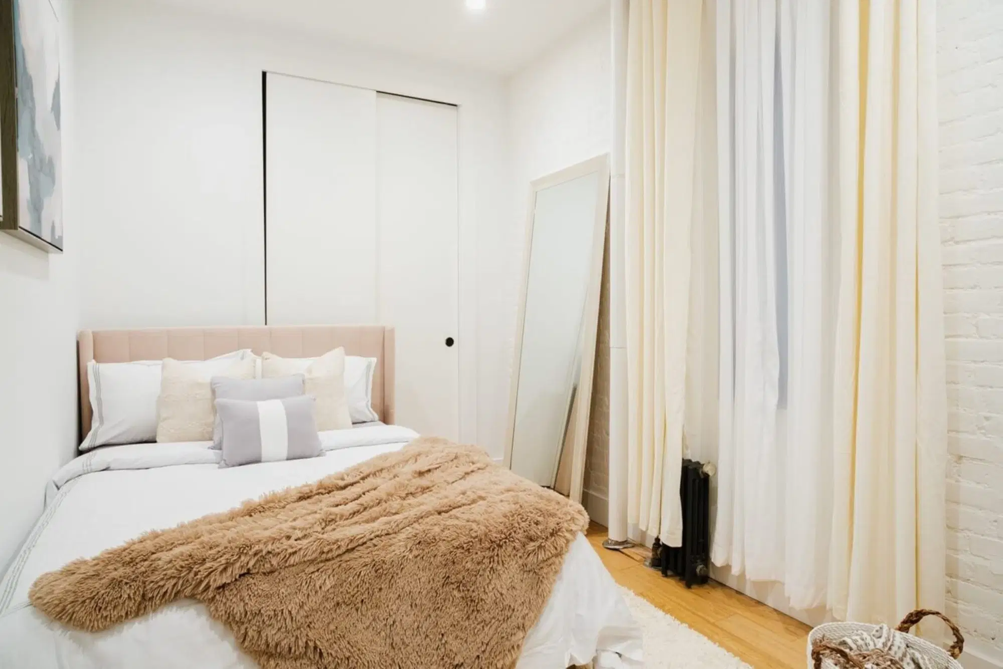 Urban 1288, New York – #1288-4RN: Room in 2 Bedroom and 1 Bathroom