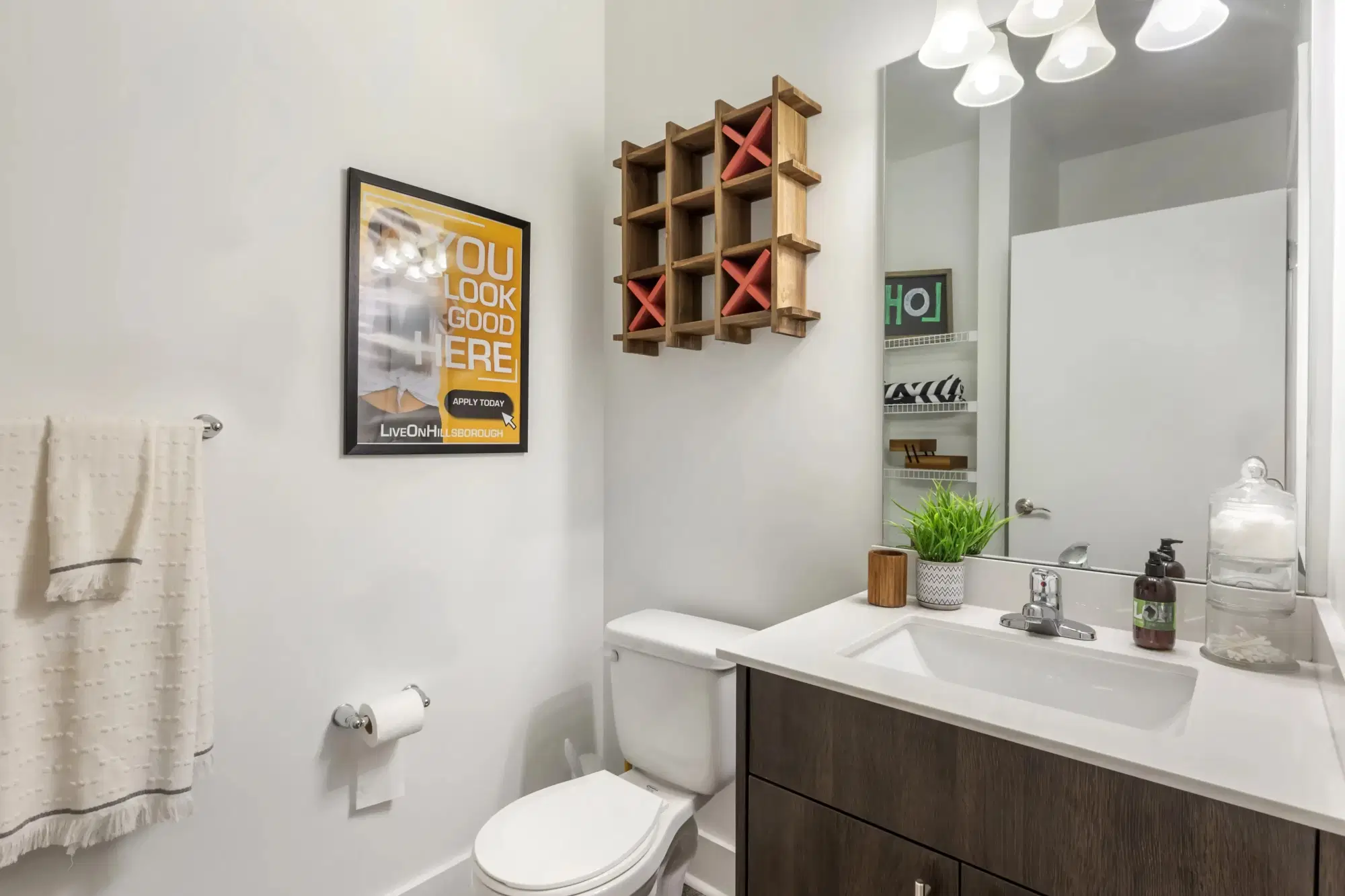 Live on Hillsborough, Raleigh – Bathroom