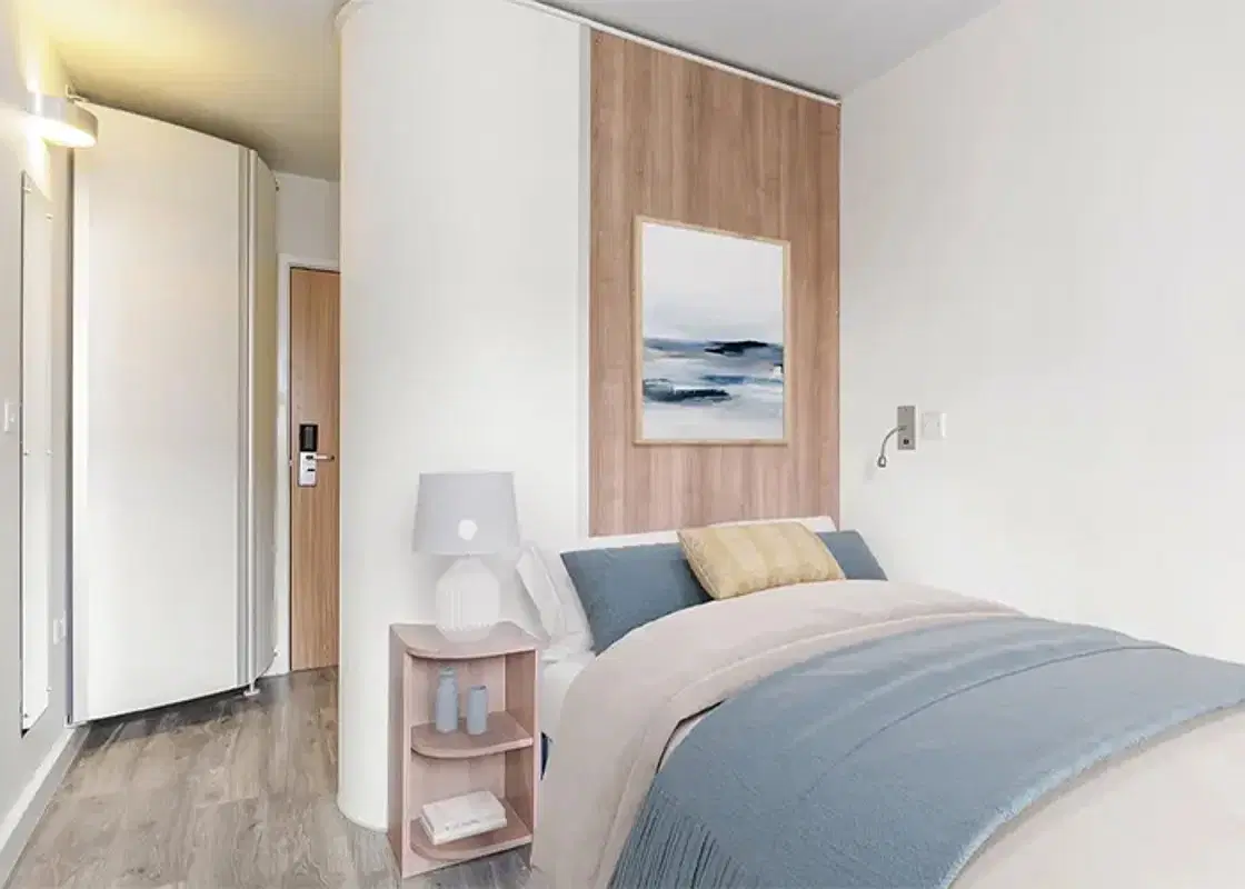 LST Highbury Residence, London – Bronze Ensuite XL Courtyard View Mid Level