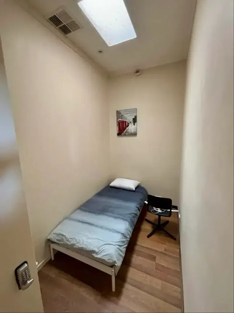 Room in a 5 Bedroom Apartment, 18 High Avenue, Clearview, 5085 – Room 5