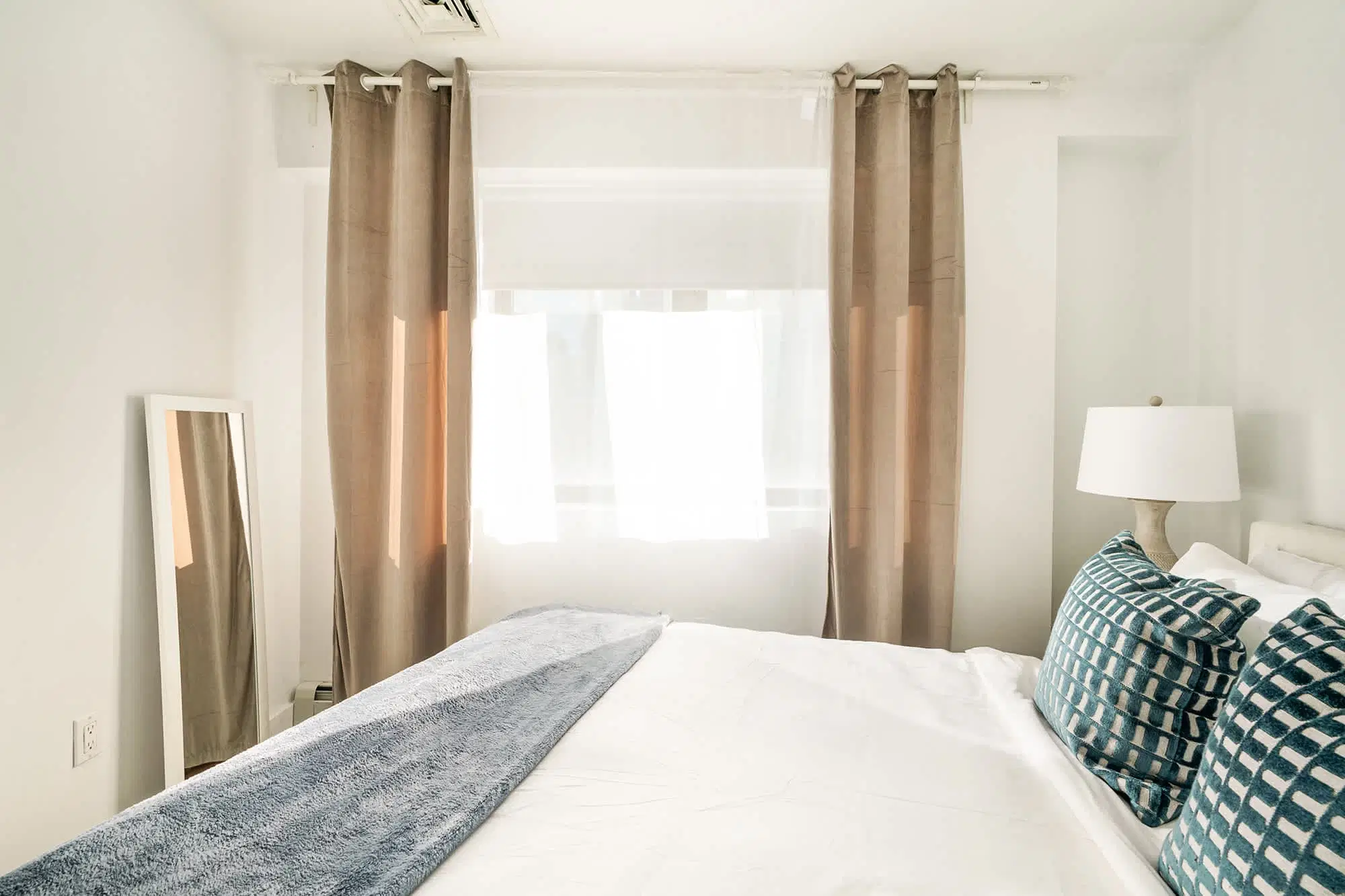 Urban 809, New York – #809-5A: Room in 1 Bedroom and 1 Bathroom
