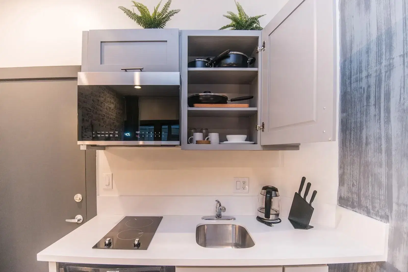 1025 W 25th St, Los Angeles – Kitchen