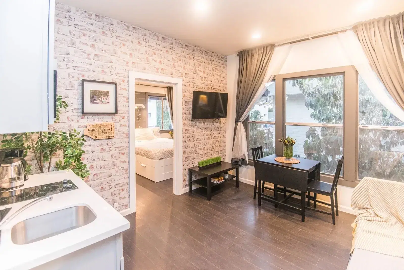 1025 W 25th St, Los Angeles – Common Area