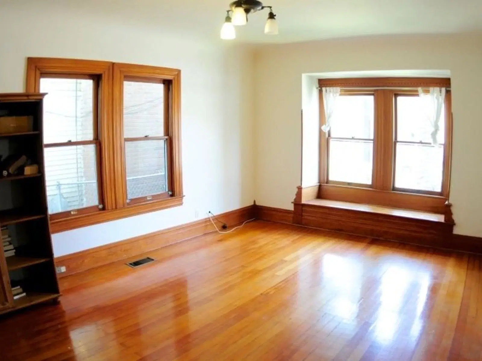 1021 W 24th St, Los Angeles – Room