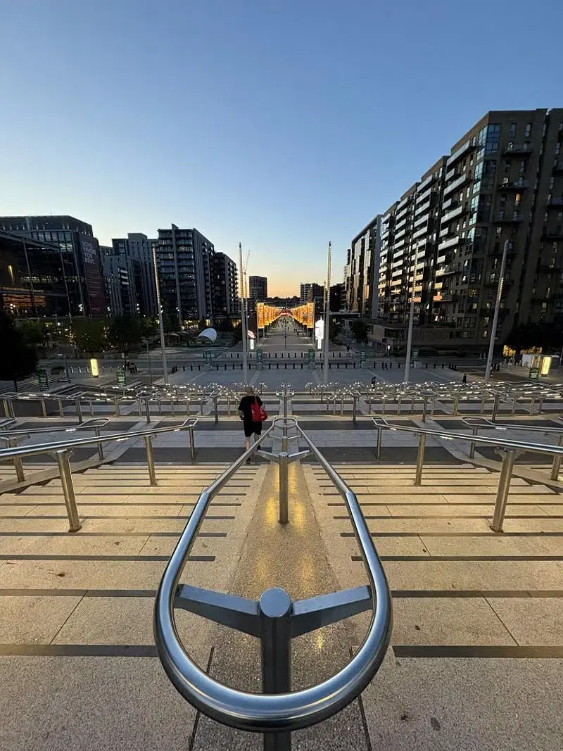 LNT The Helix, London – Exterior