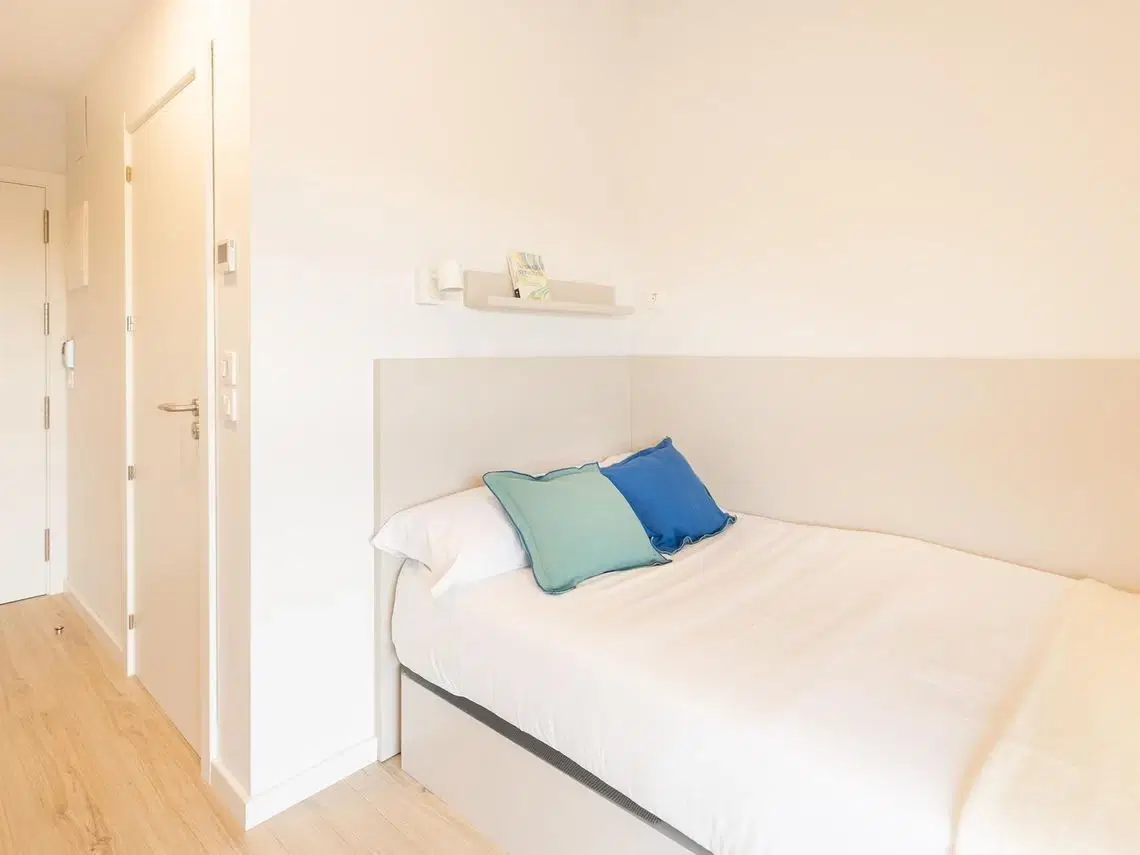 Canvas Barcelona Sabadell Llac, Barcelona – Bronze Accesible Studio