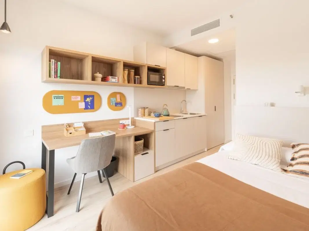 Canvas Barcelona Sabadell Llac, Barcelona – Studio Silver